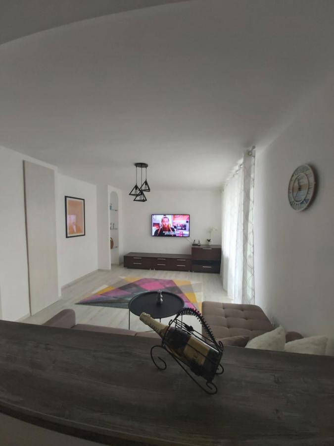 Chic Apartament Deva Exterior foto