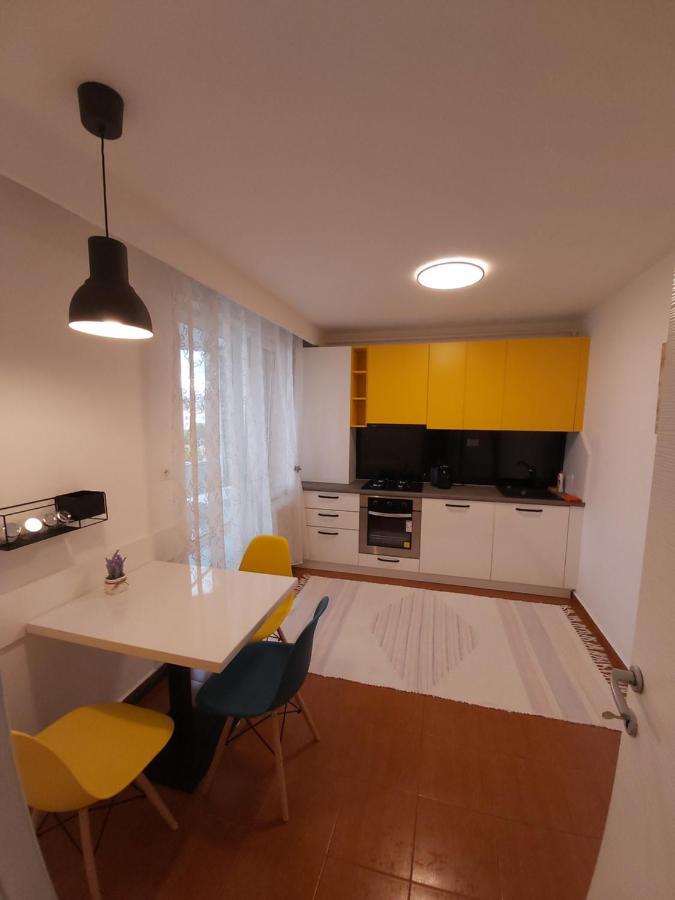 Chic Apartament Deva Exterior foto